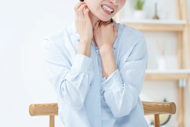 ハーブピーリングでアレルギー反応は出る？症状の具体例と事前に防ぐパッチテストの重要性